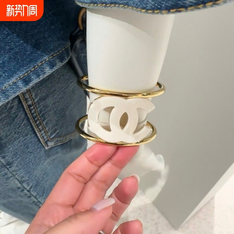 小香风25新款手镯夏季镂空简约字母黑白手饰高级感甜酷风开口手镯