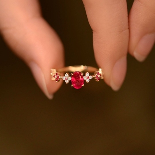 复古轻奢红色锆石镶钻戒指女小众设计四叶草指环时尚百搭个性手饰