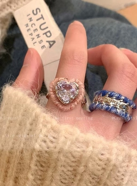爱心锆石毛绒开口戒指女秋冬轻奢小众设计食指戒甜酷风情侣款指环