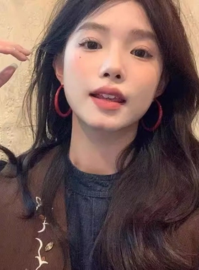 我的脸很圆复古港风红色滴油大耳圈气质耳夹秋冬安可拉红耳饰水滴