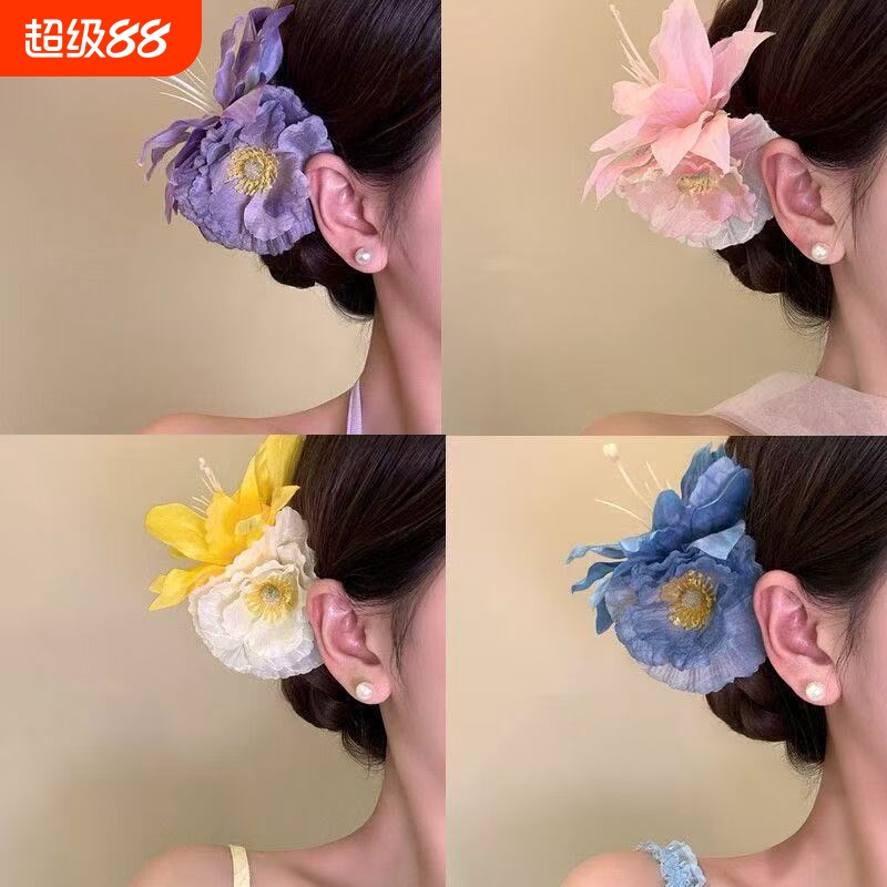 云南度假出片花朵侧边发夹图片