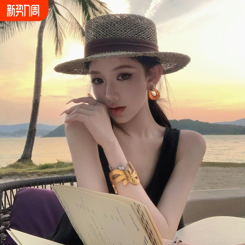 2026新款法式老钱风平顶镂空草帽子女款春夏季度假礼帽防晒遮阳帽