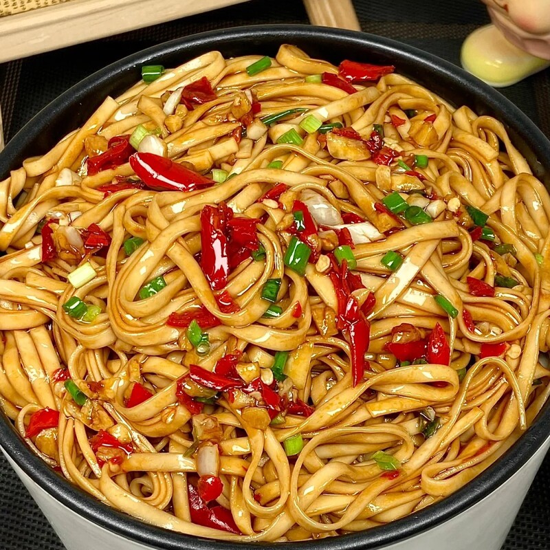 面条挂面贵州特产正宗碱水面土麦子土面碱面宽面面食拌面食用传统图片