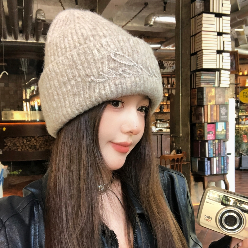 字母刺绣针织毛线帽女秋冬防寒