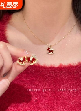 马上有钱~新中式红色小马项链女款2025新款轻奢小众本命年锁骨链