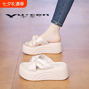 高级感厚底一字拖女夏外穿2026时尚增高配裙子凉拖鞋白色松糕底