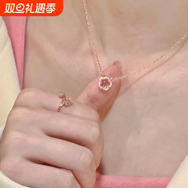 粉水晶樱花吊坠项链女2024新款小众颈链简约时尚锁骨链钛钢爱心