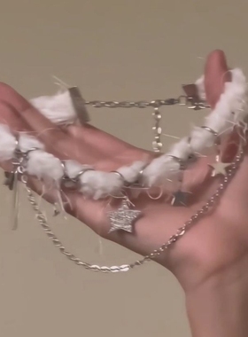 秋冬choker纯欲感毛绒流苏项链项圈小众锁骨链多层毛茸茸吊坠甜酷