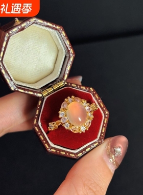 新款烟雨超温柔白色蛋面戒指镶嵌精美奢华送女朋友礼物可调节指环