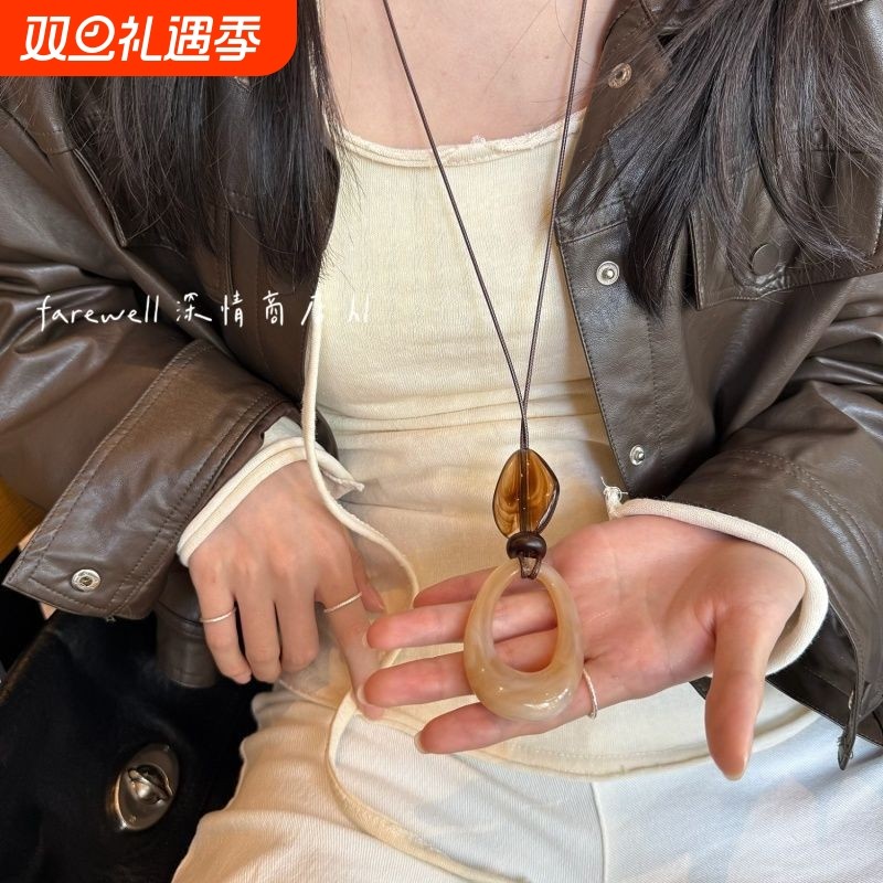 自然风圆牌吊坠项链女复古禅意风长款毛衣链琥珀颈链侘寂风锁骨链