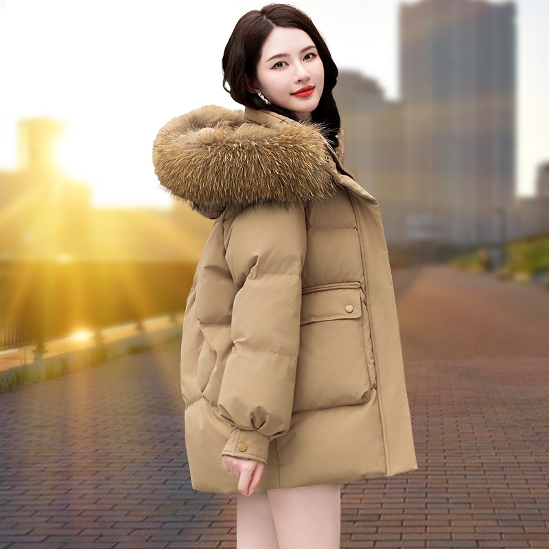 户外白鸭绒羽绒服女中长款冬季2025年新款爆款大毛领妈妈短款外套