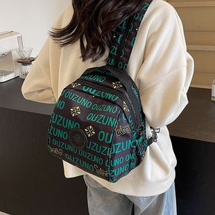 款 胸包潮大容量斜挎包贝壳背包小众双肩包单肩手提实用轻便 新款