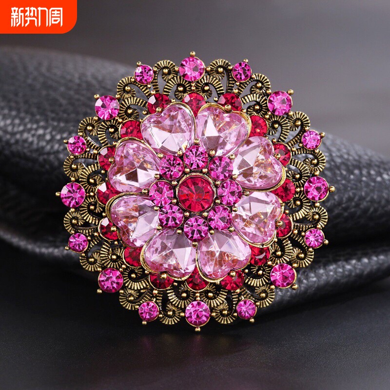 粉色爱心玻璃胸针女款高级感设计服装胸花压襟别针装饰品绿色水钻