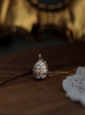 复古天使彩蛋白色珐琅项链节日限量吊坠项链毛衣链原创小众设计