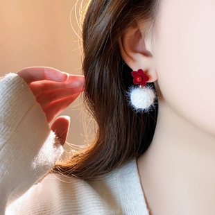 花朵丝绒圆球耳坠耳钉女2025新款爆款秋冬高级感耳饰小众独特耳环