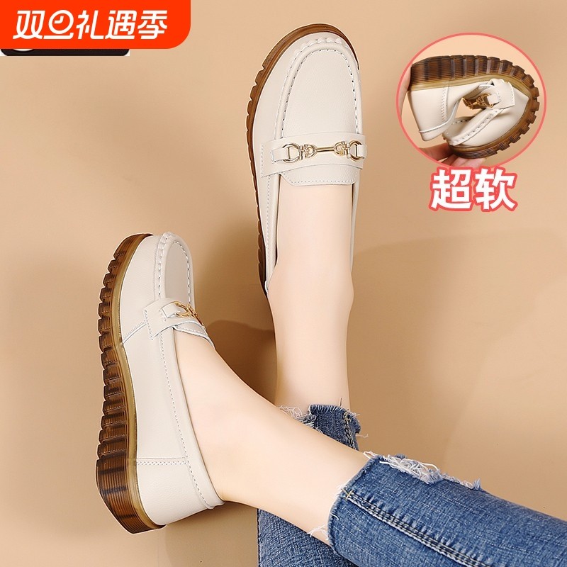 足力建2025新款真皮豆豆鞋女平底妈妈中老年软底底单鞋健步鞋防滑