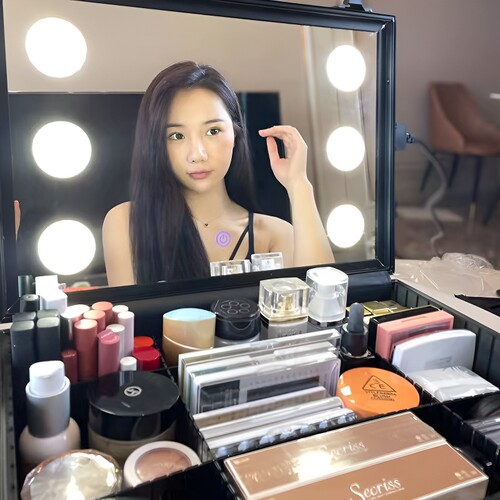 专业化妆箱跟妆镜子带灯收纳