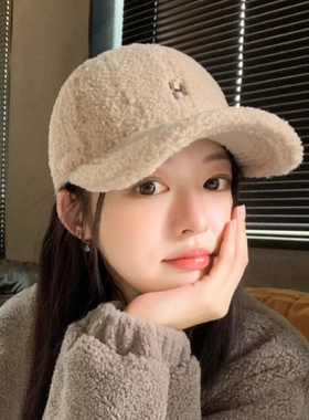 ins刺绣H帽子女秋冬季羊羔毛保暖时尚鸭舌帽红色白色粉色显脸小