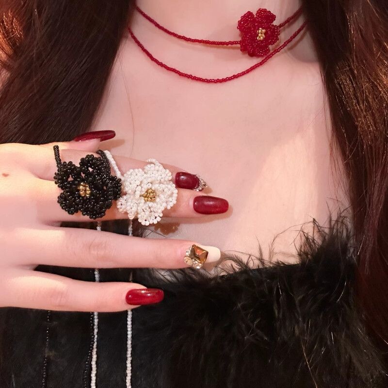 ins风红色山茶花串珠项链女款复古高级感显白锁骨链气质双层颈链
