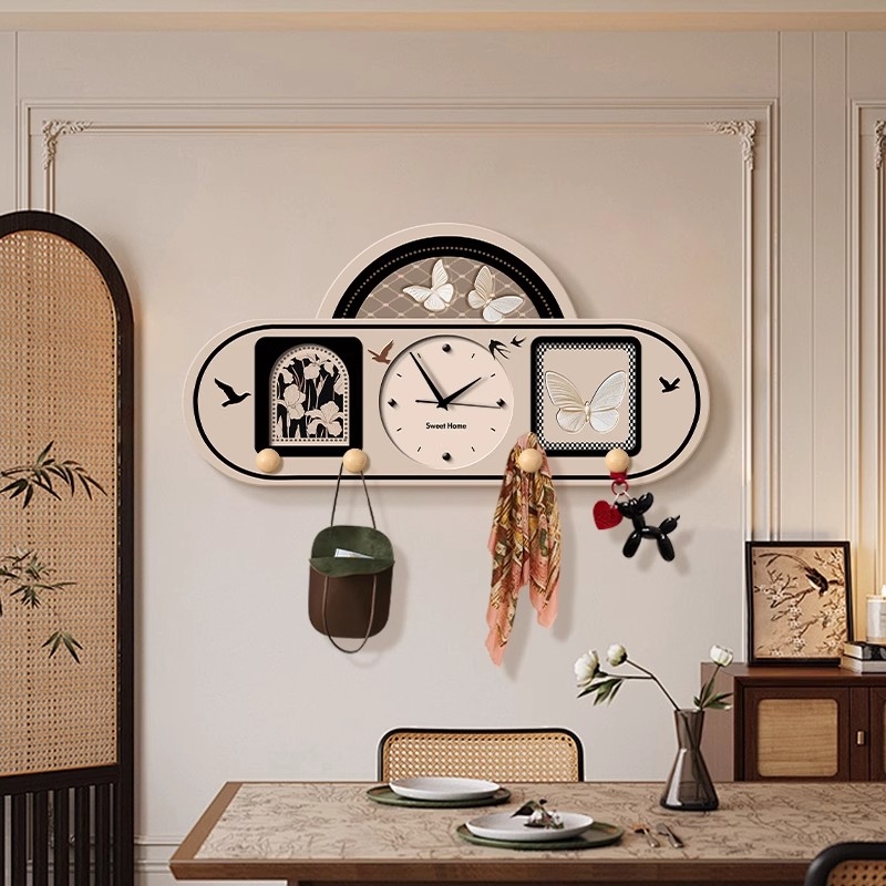 中古风洞洞板置物架钟表入户门挂衣架时钟挂墙钥匙收纳挂钟挂衣板