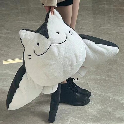 鳐鱼猫玩偶抱枕睡觉靠枕毛绒玩具