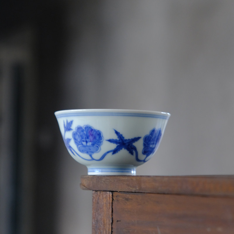 柴窑纯手工手绘青花秋葵纹宫杯仿成化经典景德镇陶瓷茶杯主人杯