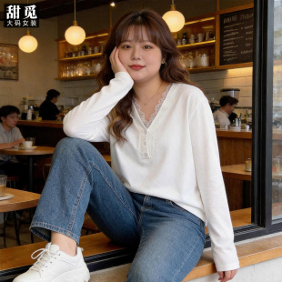 胖mm260斤简约百搭蕾丝拼接纽扣胖妹妹V领T恤 春装 甜觅特大码 女装