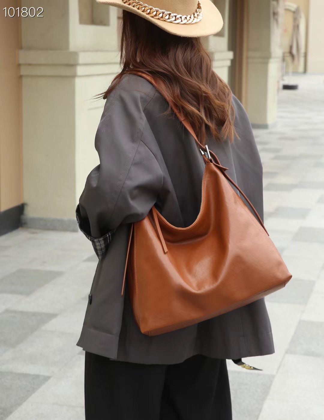 头层植鞣牛皮软皮腋下水桶包