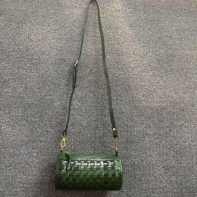 梦嘉丽头层植鞣牛皮编织小水桶包