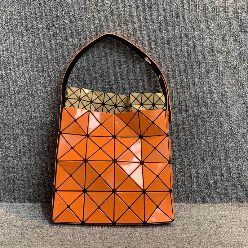 夏季上新品女包韩版街头百搭时尚女撞色手提包简约小清新女水桶包