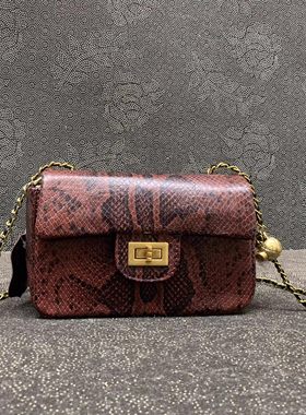 头层牛皮链条单肩锁扣女小包
