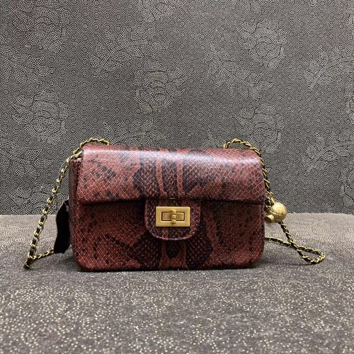 头层牛皮链条单肩锁扣女小包