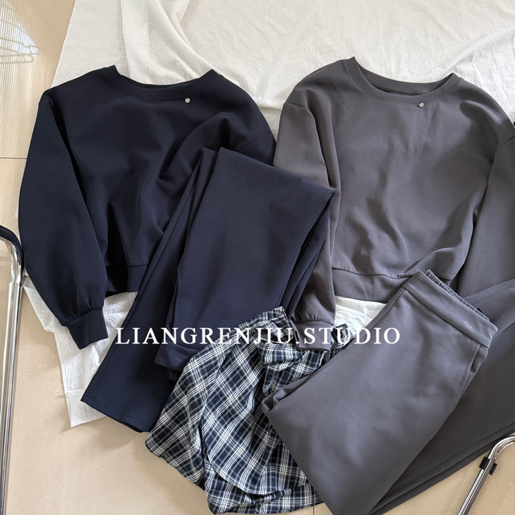 洋气又舒服套装。普普风卫衣+可拆卸格子屁帘直筒裤两件套2308X图片