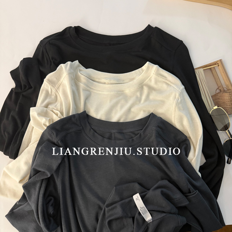 圆领长袖纯色百搭舒适打底衫