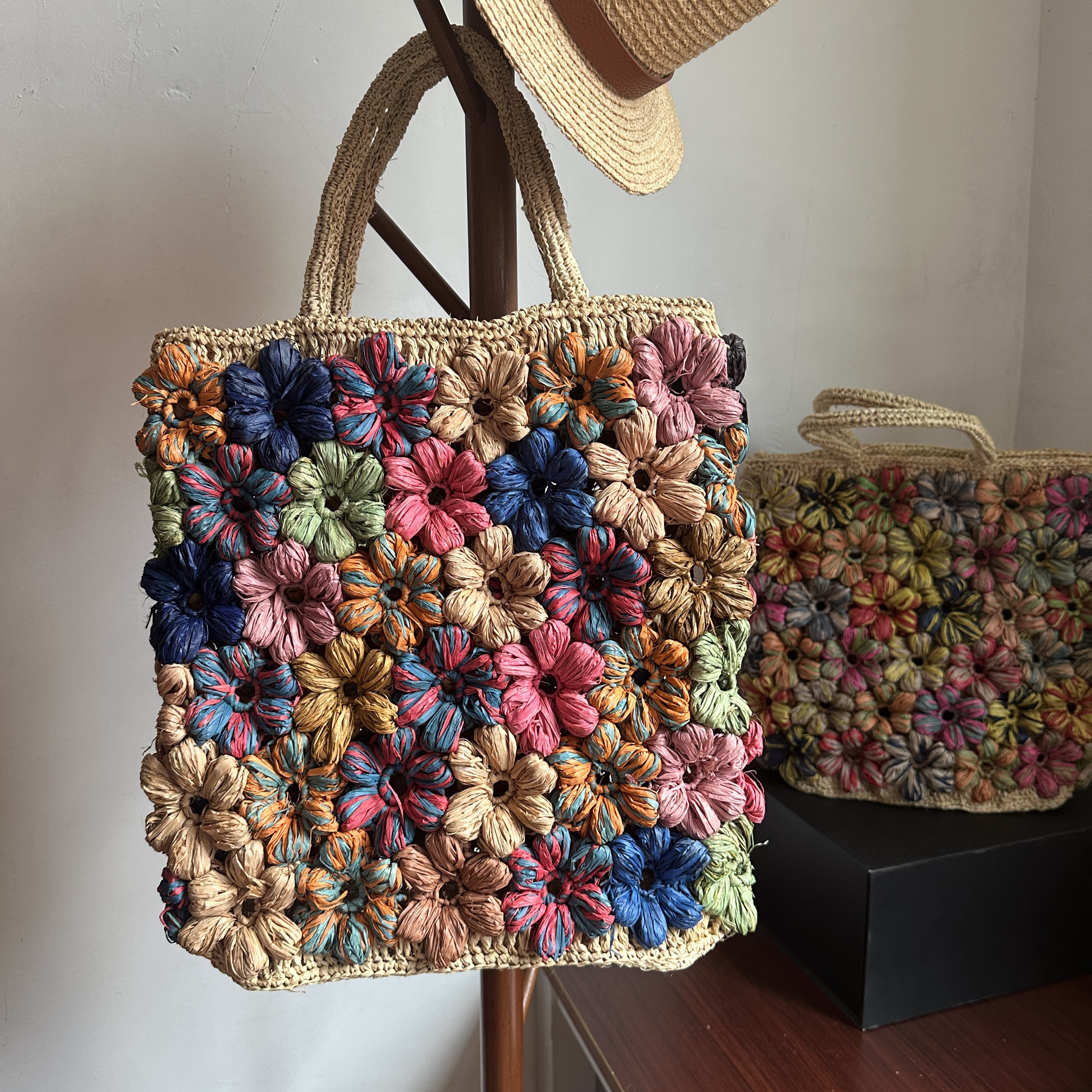 重工艺拉菲草手工编织花朵包撞色托特包草编包手提包大容量度假风