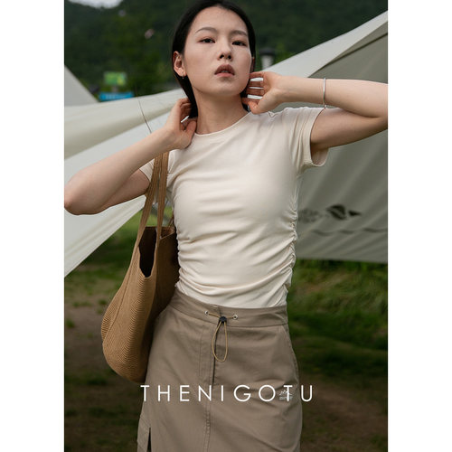 DOROTHY丨褶皱设计感T恤女修身短袖显瘦百搭正肩黑色小众短款上衣 - 封面