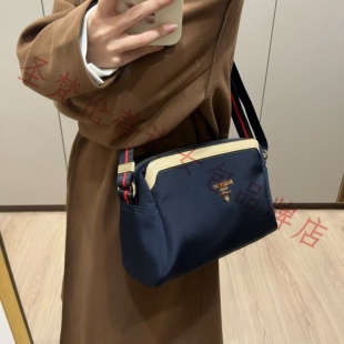 1DBA女士时尚 百搭尼龙布防水单肩包斜挎包小包 H123 圣梵伦蒂诺P4