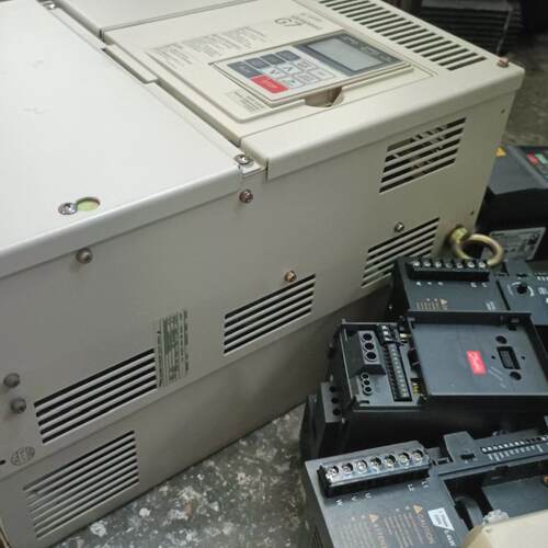 CIMR-G7A4022 变频器 安川G7 22kw 三相工控自动化设备议价维修