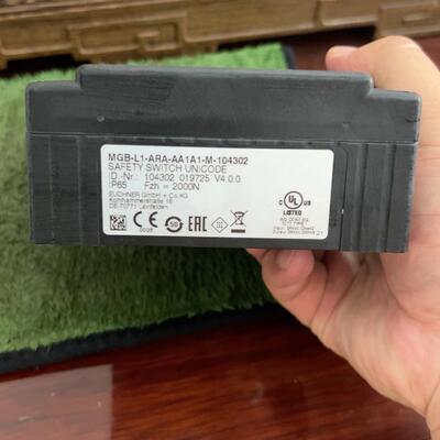 104302 MGB-L1-ARA-AA1A1-M EUCHNER安全门锁 工控配件议价维修