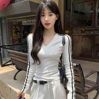 品牌三条杠白色v领辣妹修身显瘦纯棉条纹正肩长袖t恤女打底衫上衣