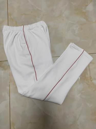 定做中小学生保暖白色加一酒红