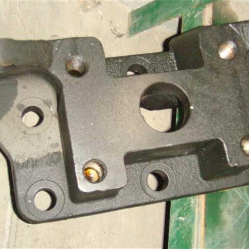 适配重汽豪沃原厂配件AC16桥气室支架V推下支架金王子豪卡A7