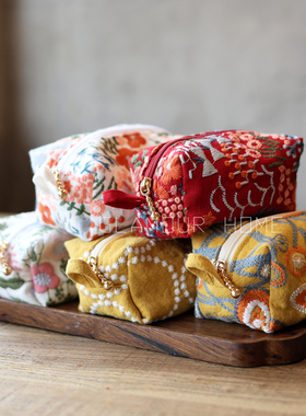 精美刺绣化妆包小收纳包多功能便携外出手拿大容量吐司包内里防水