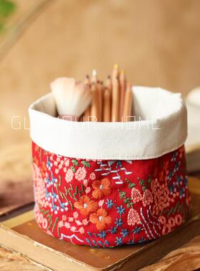 刺绣布艺桌面收纳桶化妆刷文具笔筒玄关杂物新年糖果零食收纳框