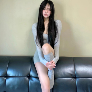 2026年新款纯欲风拉链长袖连体衣裤女秋冬瑜伽裙裤修身显瘦打底裤