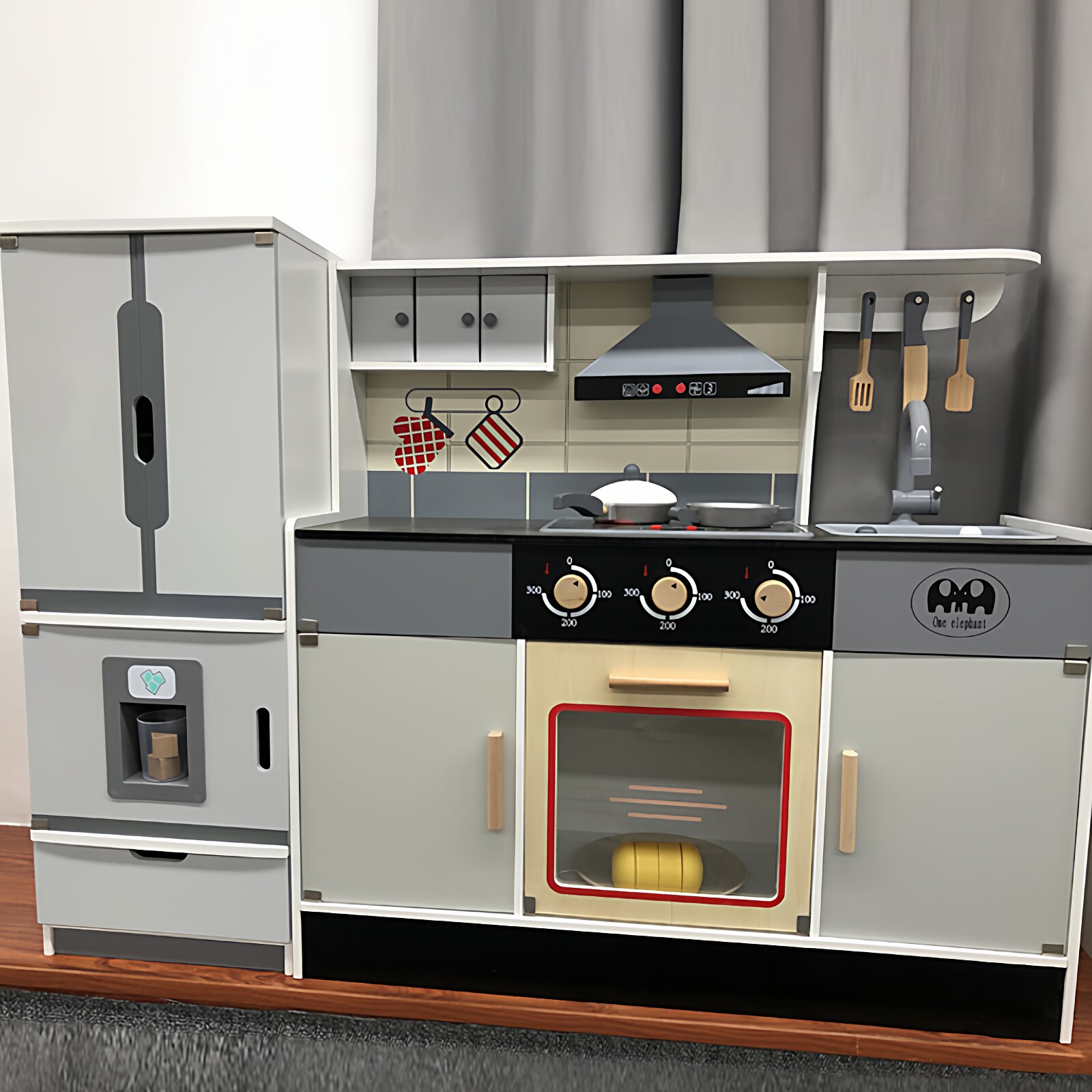 过家家儿童出水声光厨房仿真玩具大冰箱幼儿园宝宝娃娃家模拟做饭