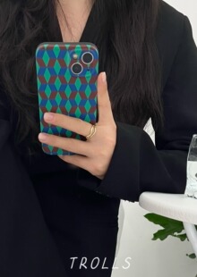 Trolls 小众高级感ins复古撞色菱格手机壳适用苹果17promax/16proiphone14/15pro13软壳全包防摔中性风保护套