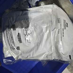 一个Micro Detectors接近开关，型号AM1