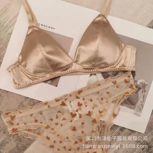 新款直销夏季新款法式三角杯无钢圈小胸性感上托薄款光面内衣文胸