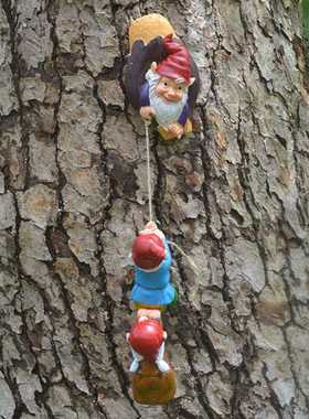 新款直销新款树脂挂件攀爬侏儒三小人微型花园家居装饰工艺品手工